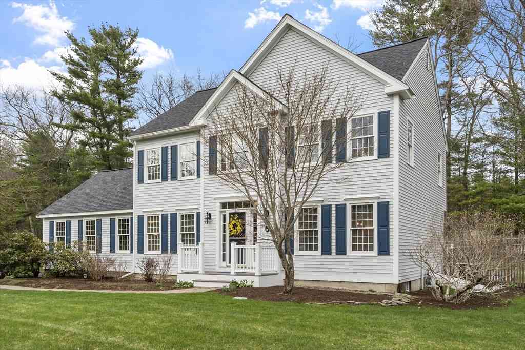Homes For Sale - 7 Rooks Way<br/> Middlesex County, Westford, MA 01886