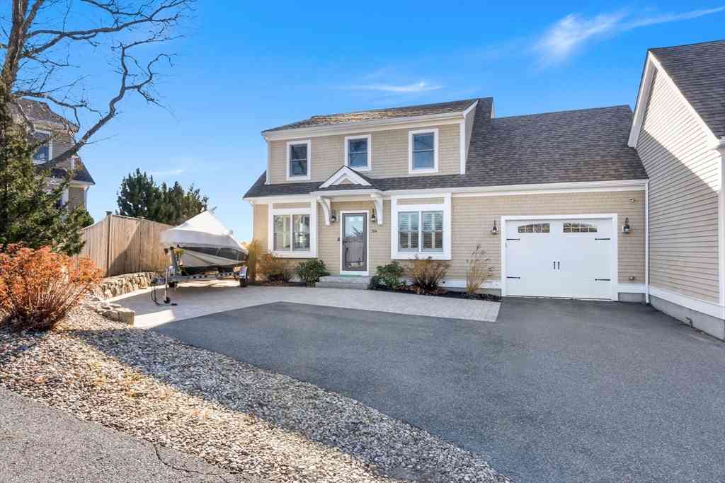 Homes For Rent - 126 Eastern Ave #A<br/> Gloucester, MA 01930