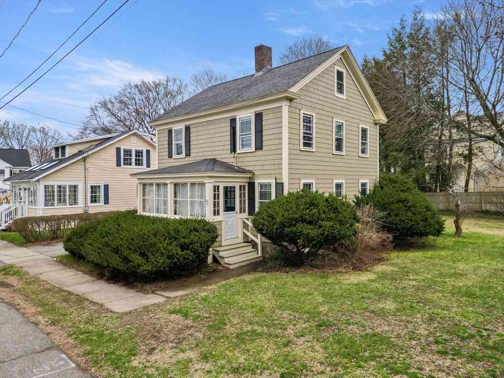 Homes For Sale - 16 Dawes St<br/> Newburyport, MA 01950