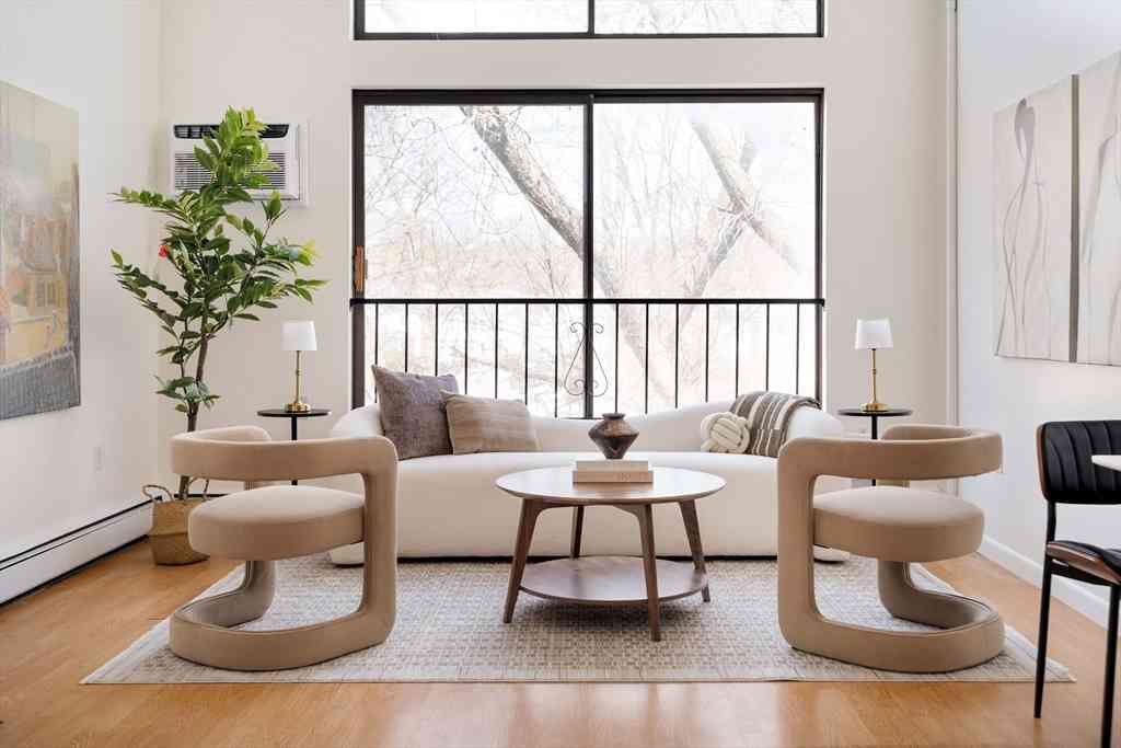 Condo For Sale - 993 Massachusetts Ave #203<br/> Arlington, MA 02476