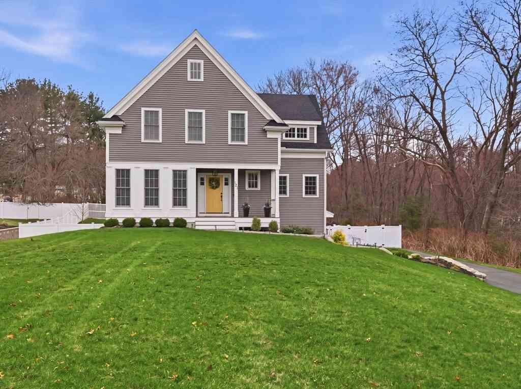Homes For Sale - 121 Greenwood Rd<br/> Andover, MA 01810