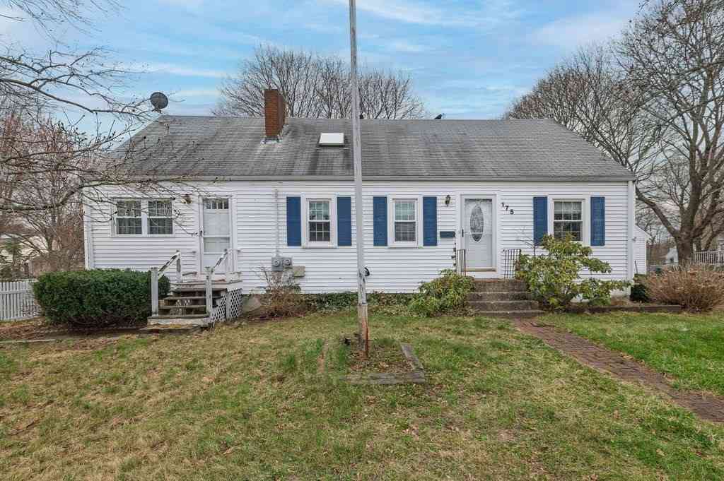Homes For Sale - 175 Levin Road<br/> Plymouth County, Rockland, MA 02370