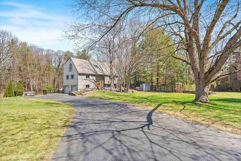Homes For Sale - 5 Quail Hollow<br/> Worcester County, Westborough, MA 01581