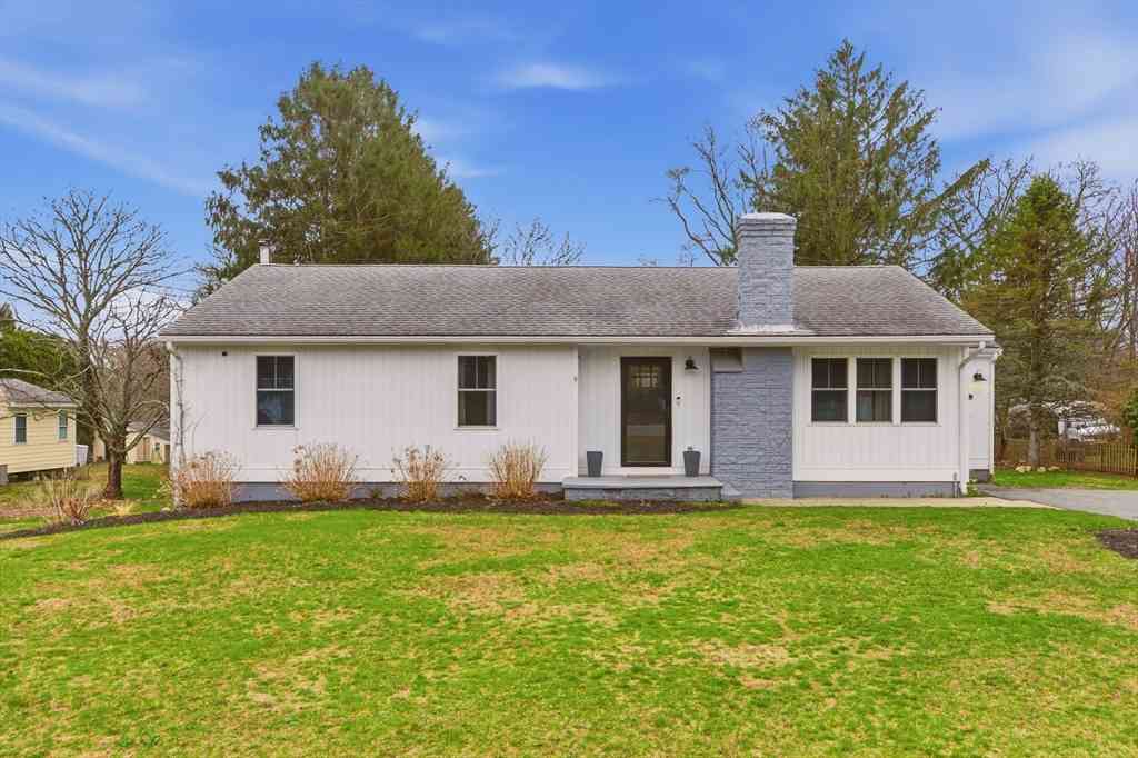Homes For Sale - 739 East<br/> Tiverton, RI 02878