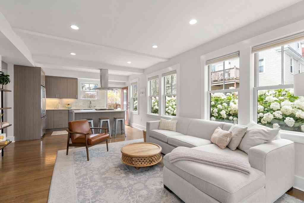 Condo For Sale - 43 Salcombe St #3<br/> Boston, MA 02125