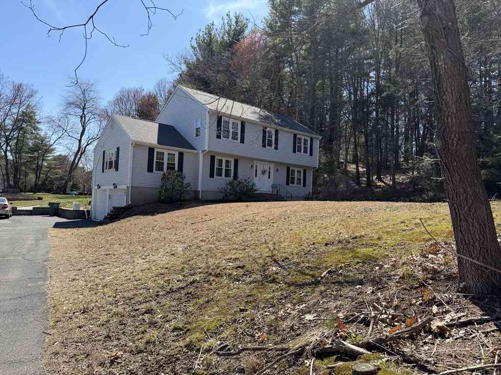 Homes For Sale - 485 Hartford Ave<br/> Worcester County, Uxbridge, MA 01569