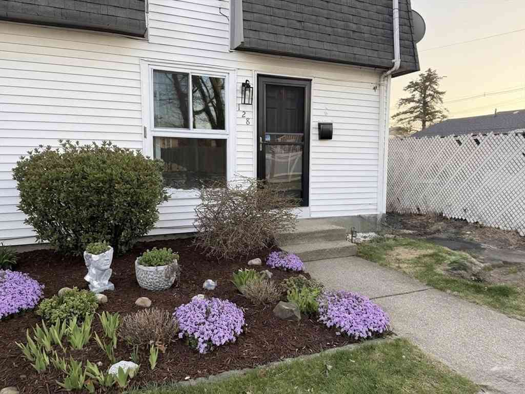 Condo For Sale - 128 Osborn St #128<br/> New Bedford, MA 02740