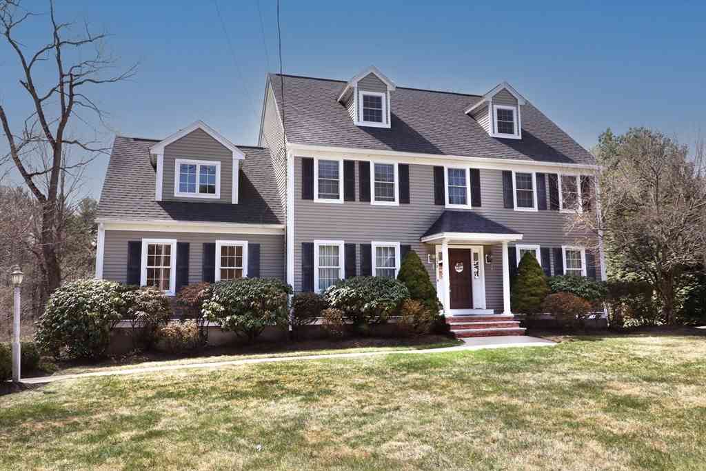 Homes For Sale - 122 Elm St<br/> Middlesex County, North Reading, MA 01864