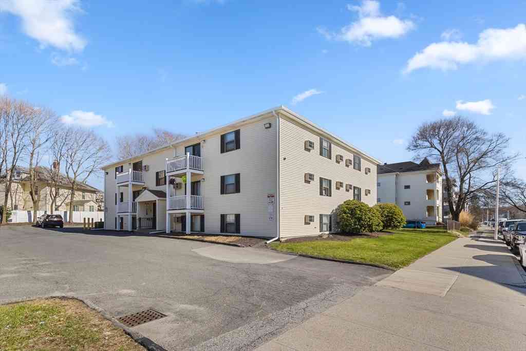 Condo For Sale - 15 Houghton Street #12<br/> Worcester, MA 01604