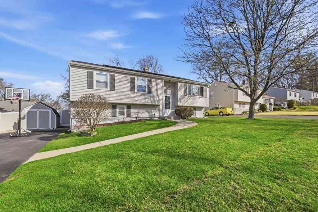 Homes For Sale - 28 Drumlin Rd<br/> Springfield, MA 01108