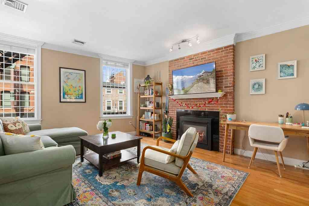 Condo For Sale - 371 Hanover St #2<br/> Boston, MA 02113