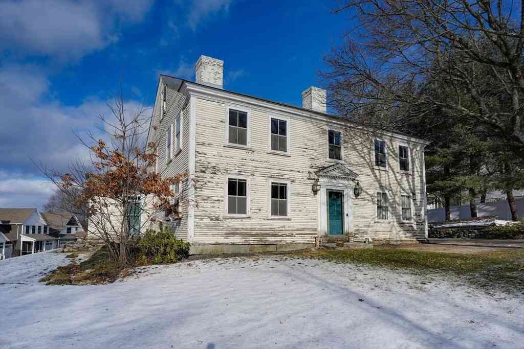 Multifamily For Rent - 19 Ash St<br/> Marlborough, MA 01752
