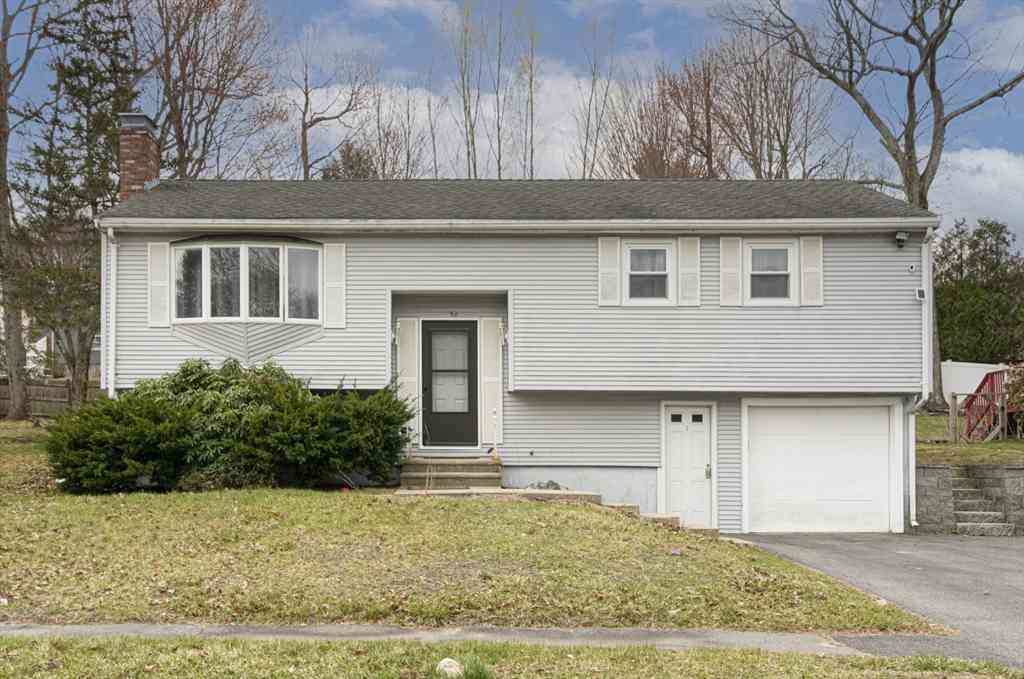 Homes For Sale - 52 Venus Dr<br/> Worcester, MA 01605