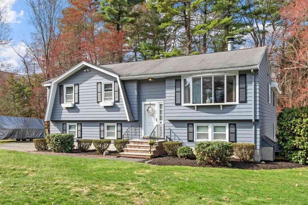 Homes For Sale - 4 Boutwell Street<br/> Middlesex County, Wilmington, MA 01887