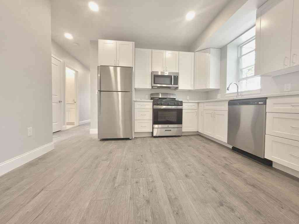 Apartment For Rent - 334-336 Warren #4<br/> Boston, MA 02119