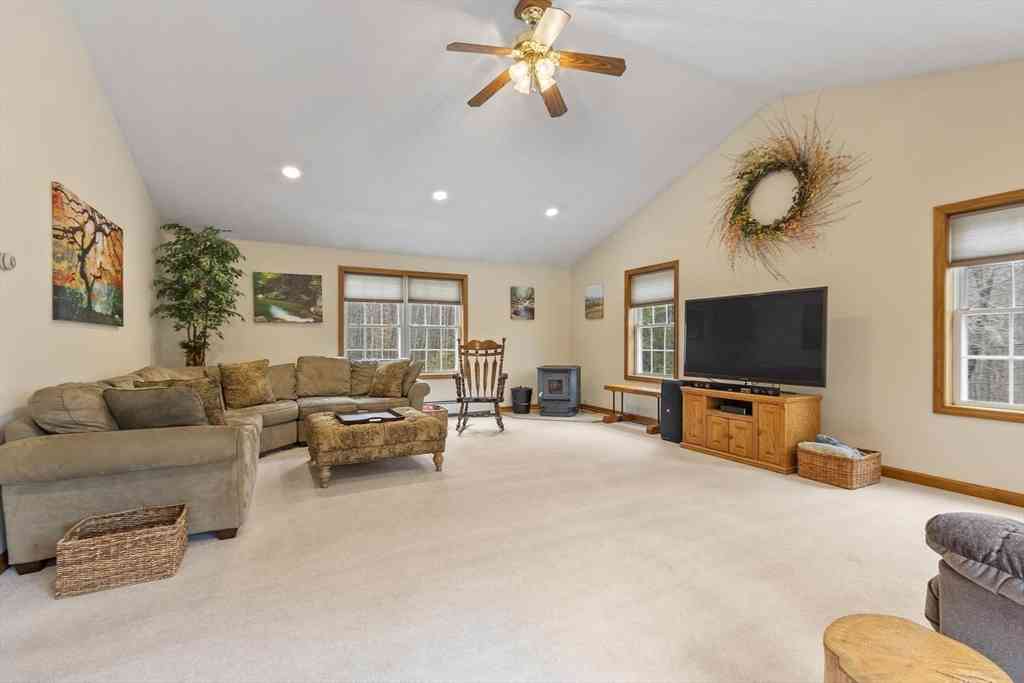 Homes For Sale - 75 Nash Rd<br/> Middlesex County, Ashby, MA 01431