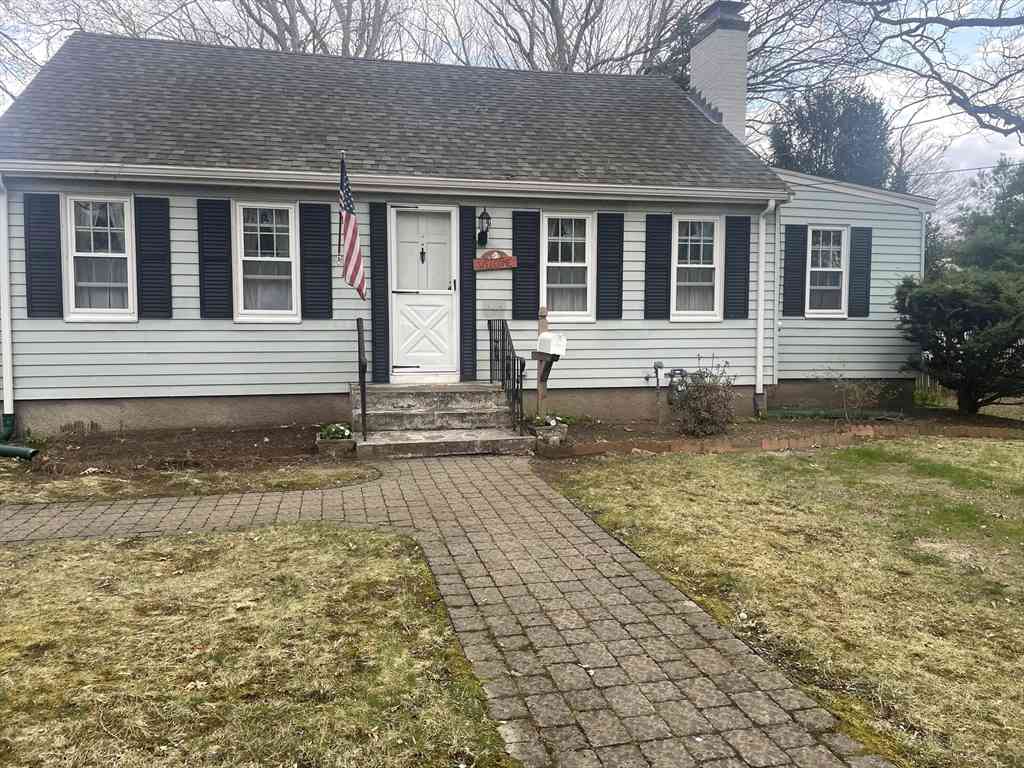 Homes For Sale - 75 Benefit St<br/> Attleboro, MA 02703
