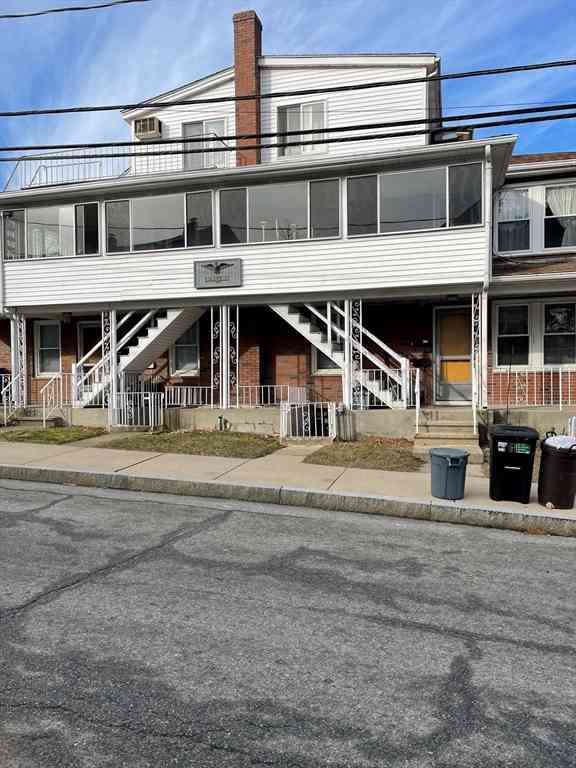 Apartment For Rent - 9 Hall Street #1R<br/> Waltham, MA 02453