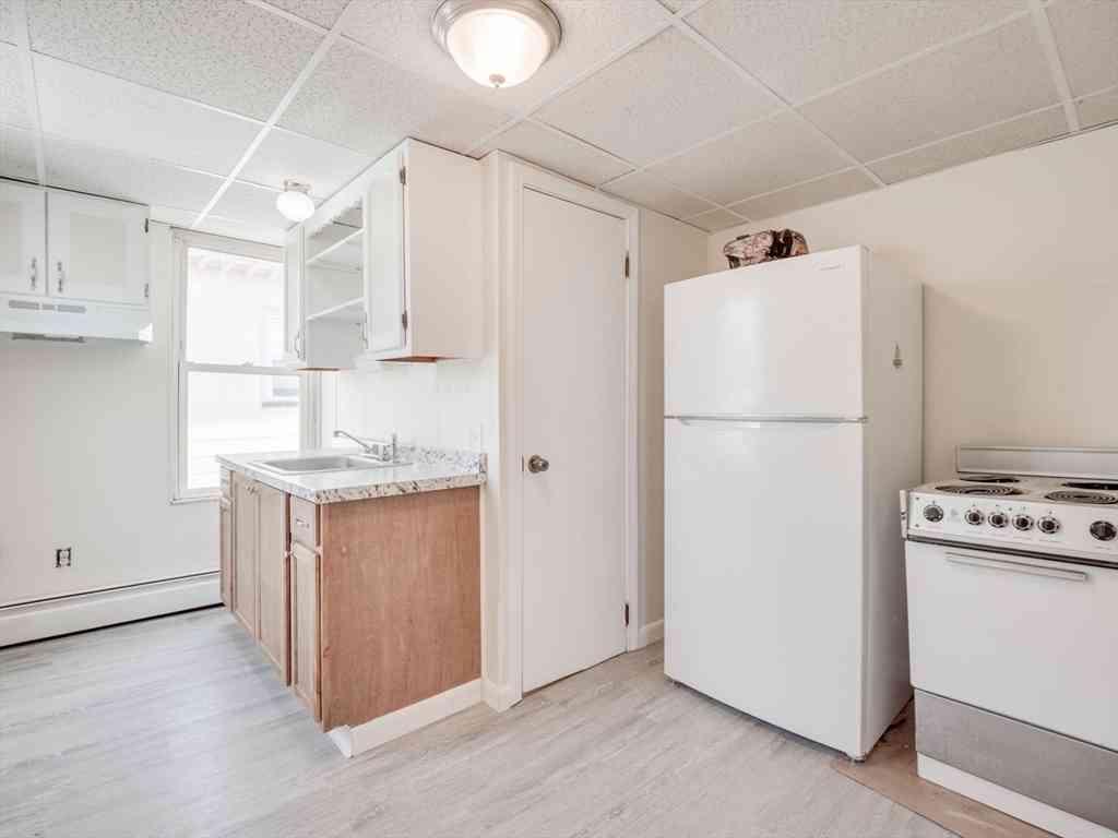 Apartment For Rent - 23 Lowell #2R<br/> Methuen, MA 01844