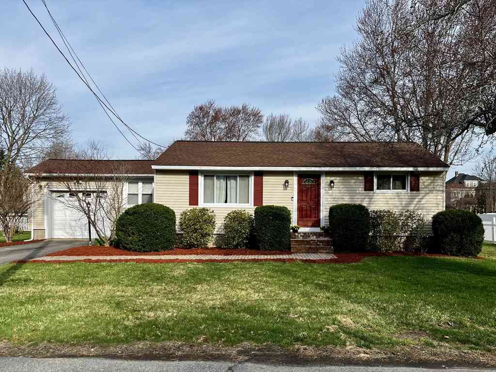 Homes For Sale - 21 Wheeler Ave<br/> Haverhill, MA 01832