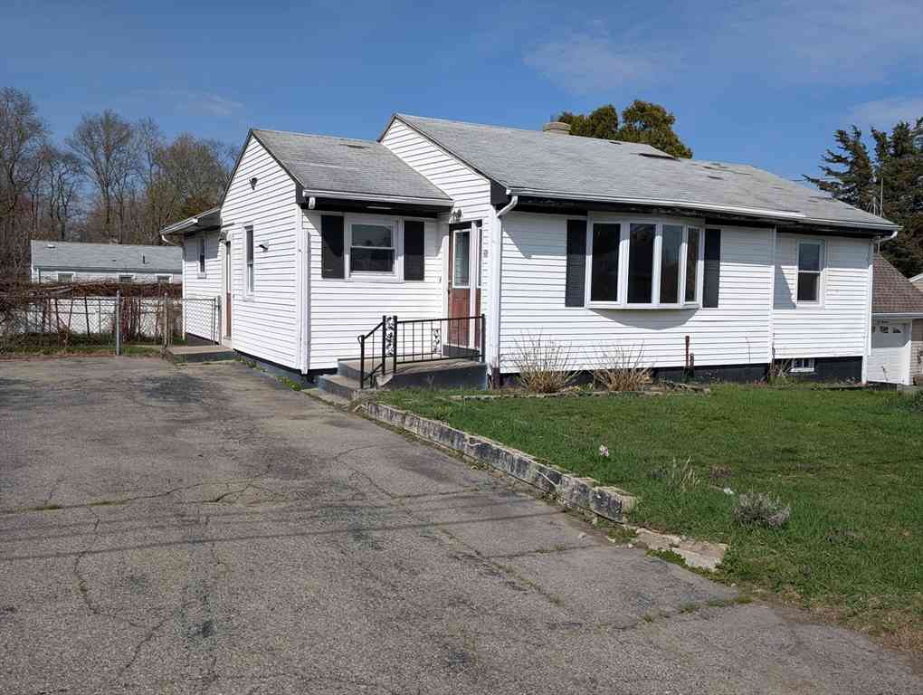 Homes For Sale - 106 Cypress Ave<br/> Tiverton, RI 02878