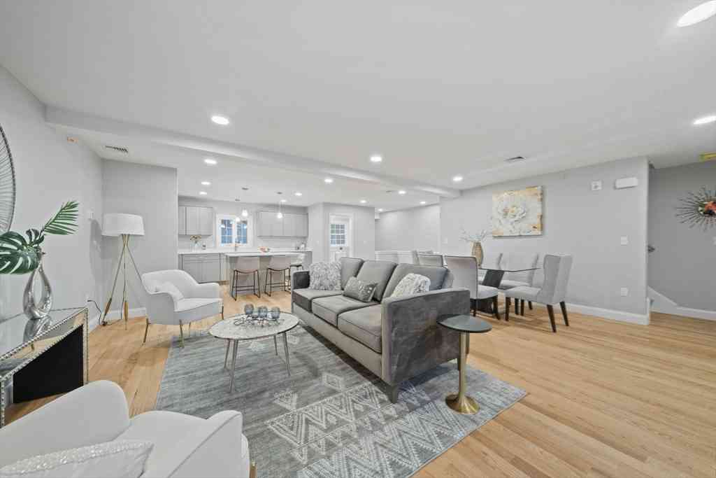 Condo For Sale - 10 Simmonds #10<br/> Norfolk County, Randolph, MA 02368