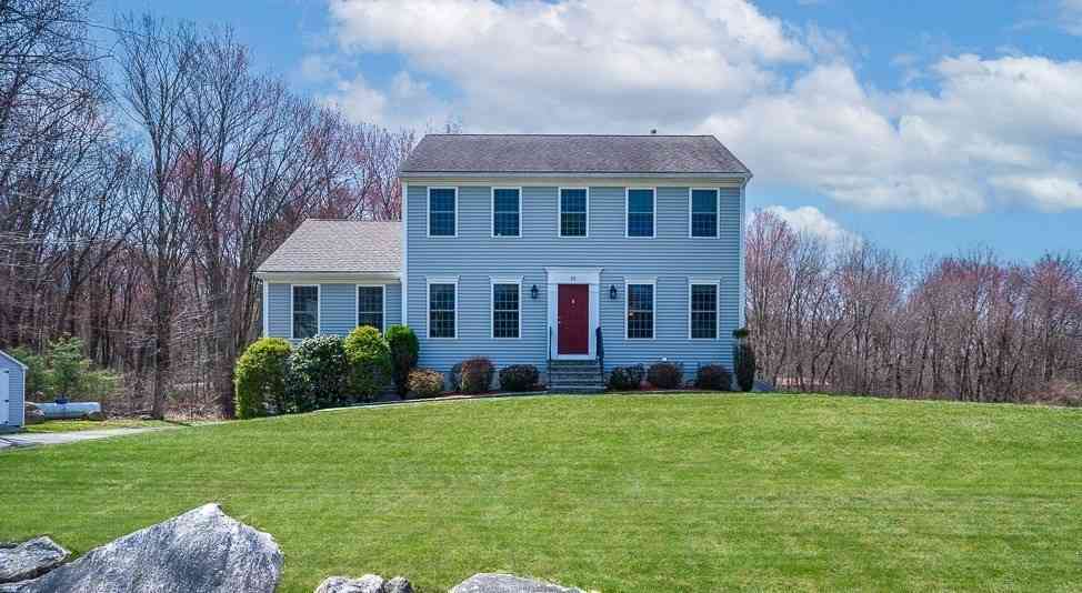 Homes For Sale - 25 East St<br/> Worcester County, Uxbridge, MA 01569