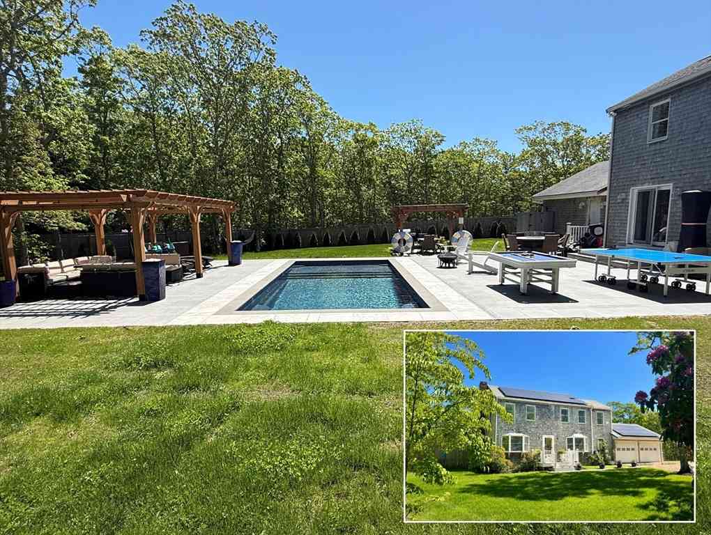 Homes For Sale - 105 Whalers Walk<br/> Edgartown, MA 02539
