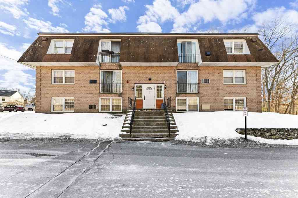 Apartment For Rent - 82 Boylston Ln #21<br/> Lowell, MA 01852