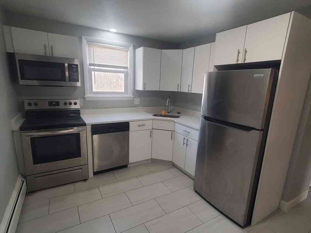 Apartment For Rent - 433B Sea Street #6<br/> Quincy, MA 02169