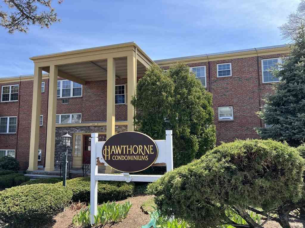 Condo For Sale - 5 Woodsum Dr #5<br/> Norfolk County, Braintree, MA 02184