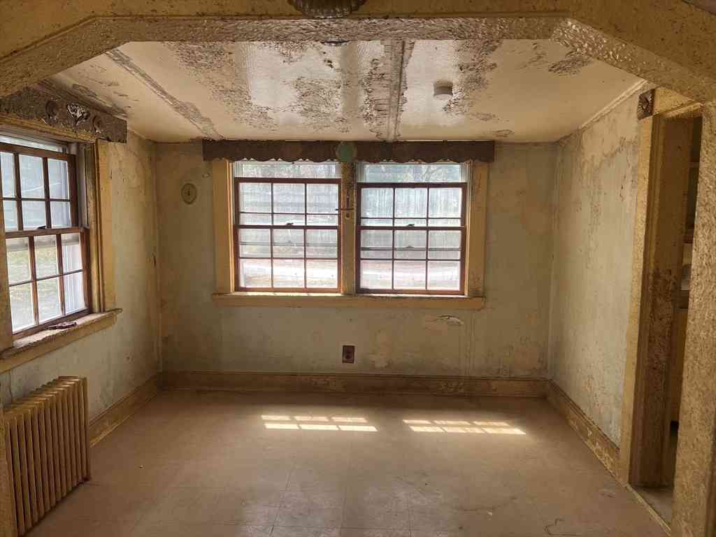 Homes For Sale - 139 Eastern Ave<br/> Essex, MA 01929