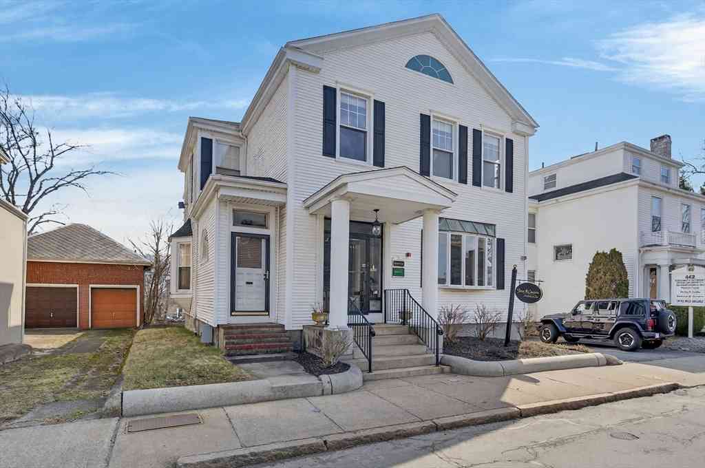 Homes For Rent - 446 County St<br/> New Bedford, MA 02740