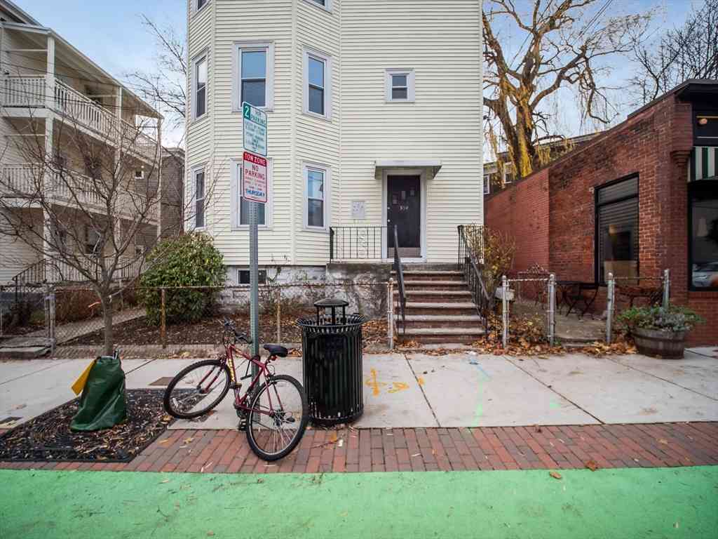 Apartment For Rent - 354 Beacon #2<br/> Somerville, MA 02143