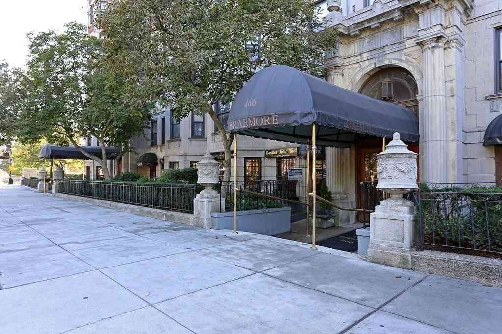 Condo For Rent - 464-466 Commonwealth Ave #403<br/> Boston, MA 02215