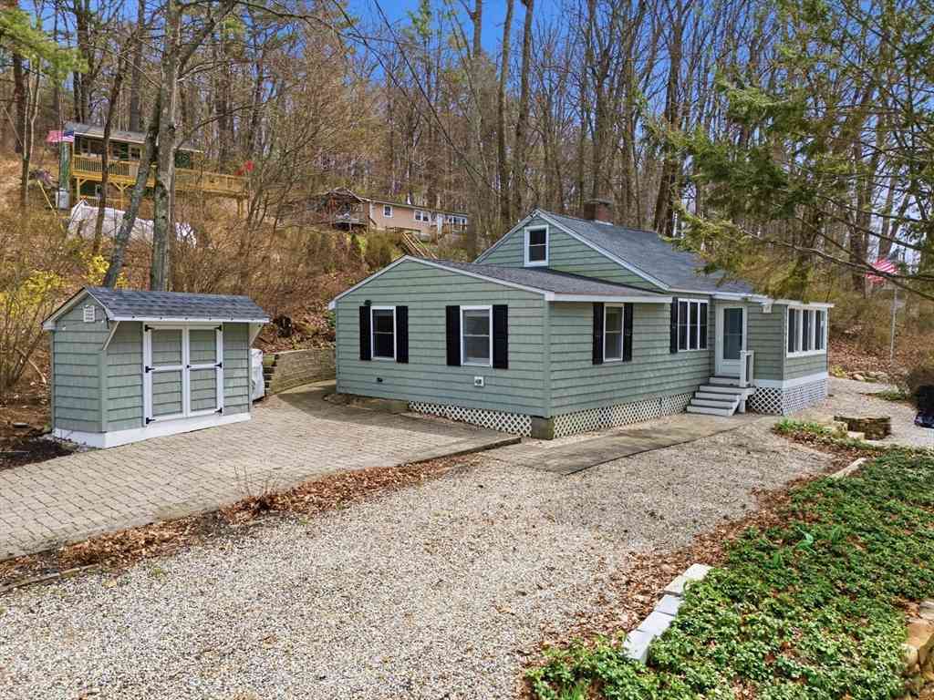 Homes For Sale - 5 Collette Dr.<br/> Hampden County, Holland, MA 01521