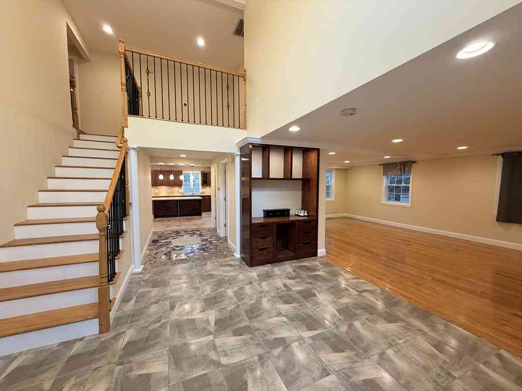 Homes For Rent - 112 Quinobequin Rd<br/> Newton, MA 02462