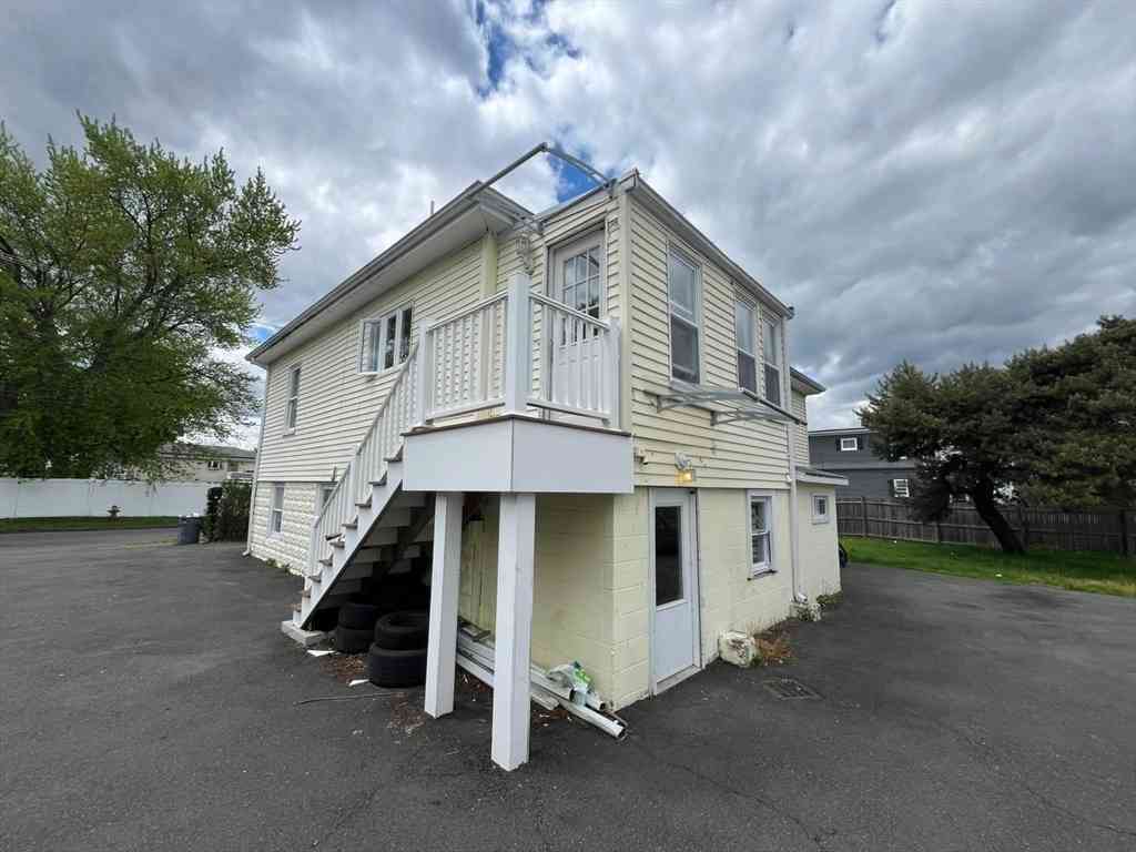 Homes For Rent - 72 Bristow<br/> Saugus, MA 01906