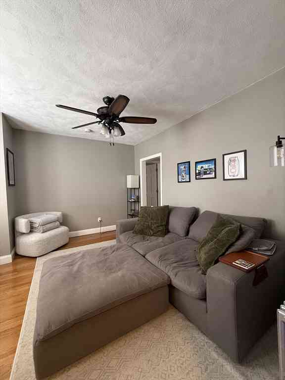 Homes For Rent - 5 Henshaw #1<br/> Newton, MA 02465