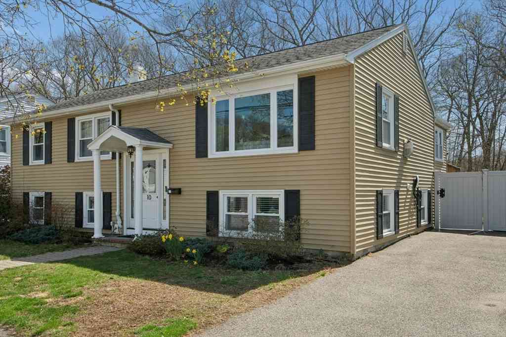 Homes For Sale - 10 Cedarcrest Cir<br/> Boston, MA 02132