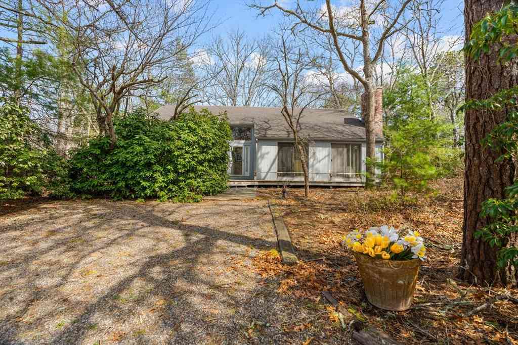 Homes For Sale - 213 Fells Pond Rd<br/> Barnstable County, Mashpee, MA 02649