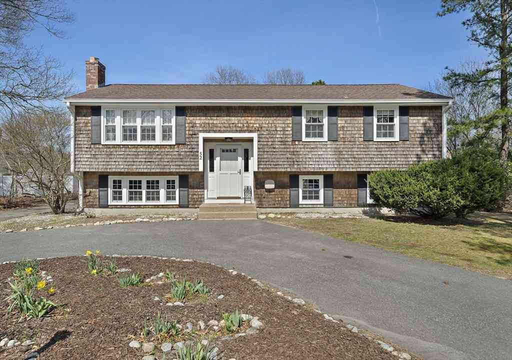 Homes For Sale - 52 Montgomery Dr<br/> Plymouth County, Plymouth, MA 02360