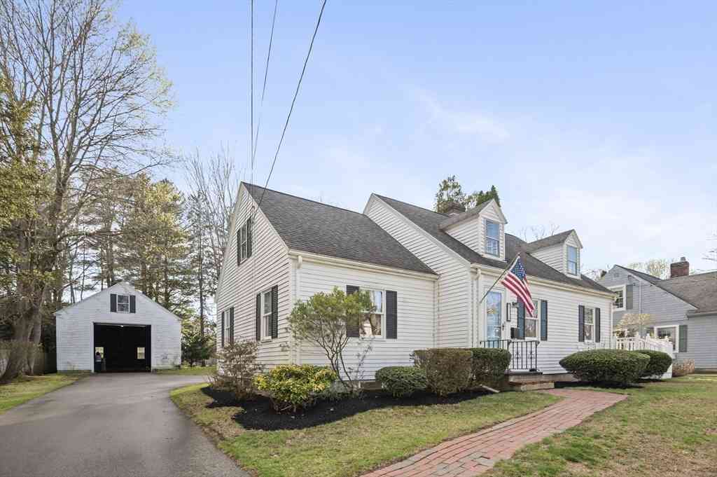 Homes For Sale - 110 Linden St<br/> Hamilton, MA 01982