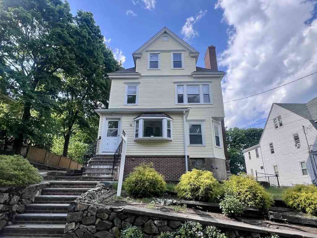 Apartment For Rent - 61 Wollaston Ave #2<br/> Arlington, MA 02476