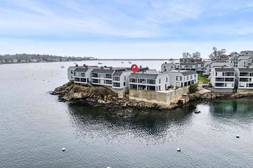 Condo For Sale - 15 Skinners Path<br/> Marblehead, MA 01945
