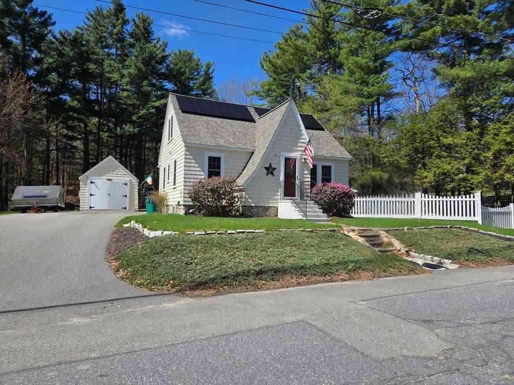 Homes For Sale - 130 Whittemore St<br/> Worcester County, Fitchburg, MA 01420