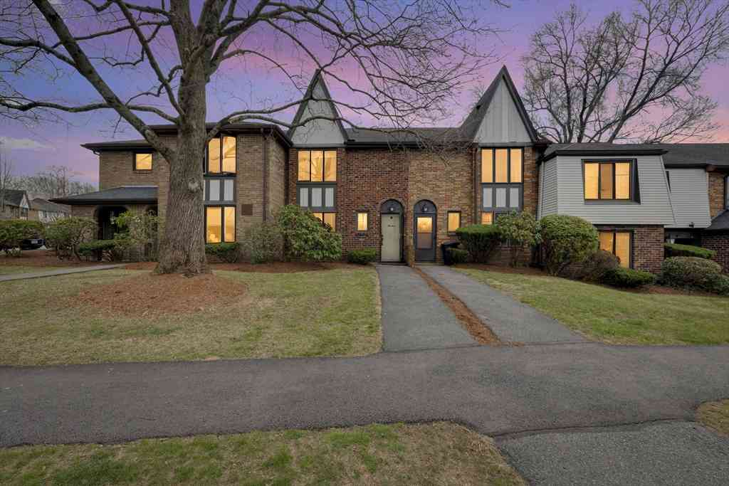 Condo For Sale - 13 Cobblestone Lane #13<br/> Worcester, MA 01606