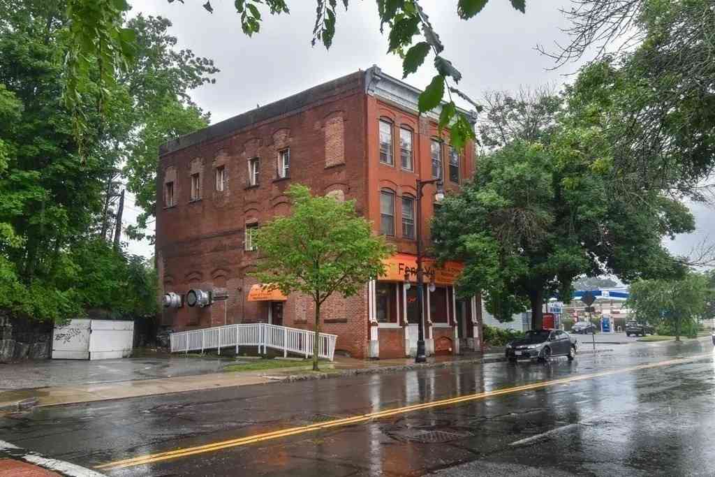Homes For Rent - 205 Elm St<br/> Westfield, MA 01085