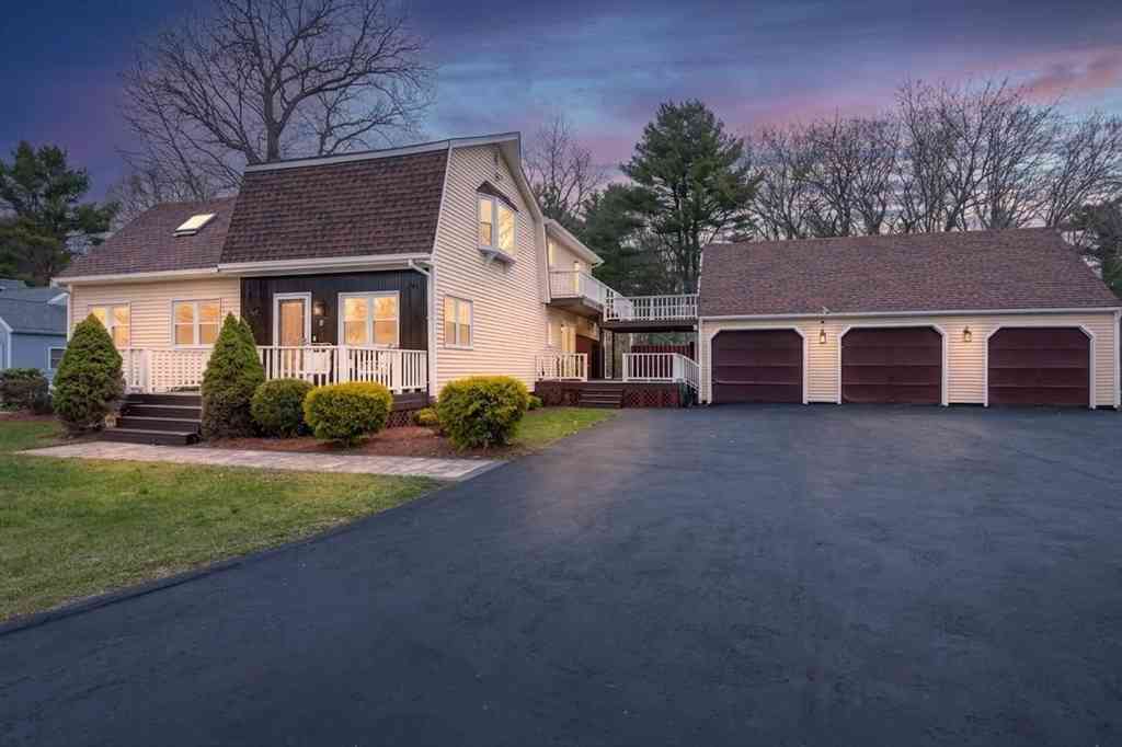 Homes For Sale - 17 Weaver St<br/> Wareham, MA 02576