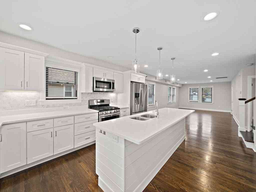 Condo For Sale - 37 Bay State Road #37<br/> Norfolk County, Quincy, MA 02171
